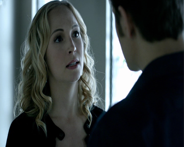 VampireDiaries-dot-nl_VampireDiaries-8x12WhatAreYou0642.jpg