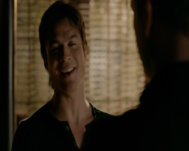 VampireDiaries-dot-nl_VampireDiaries-8x12WhatAreYou0671.jpg