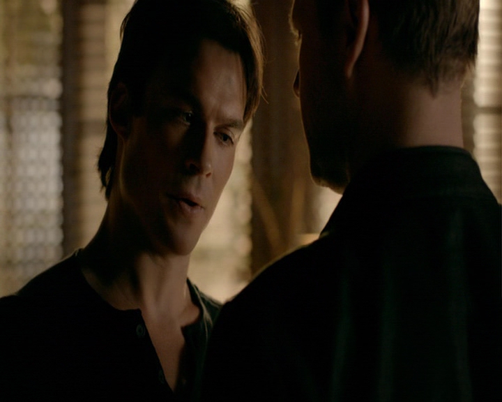 VampireDiaries-dot-nl_VampireDiaries-8x12WhatAreYou0704.jpg