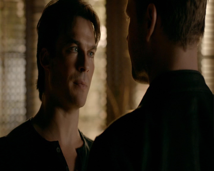 VampireDiaries-dot-nl_VampireDiaries-8x12WhatAreYou0707.jpg