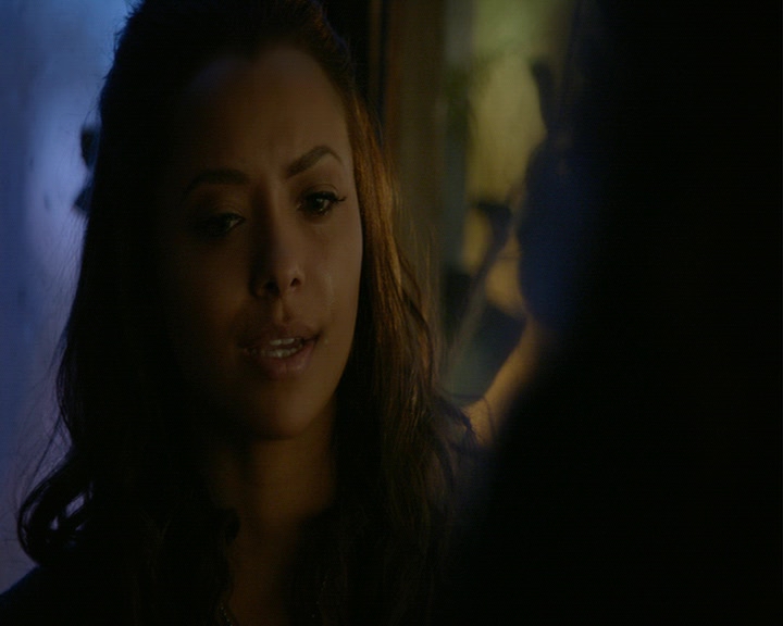 VampireDiaries-dot-nl_VampireDiaries-8x12WhatAreYou0771.jpg