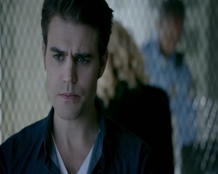 VampireDiaries-dot-nl_VampireDiaries-8x12WhatAreYou0826.jpg