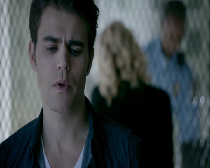 VampireDiaries-dot-nl_VampireDiaries-8x12WhatAreYou0827.jpg