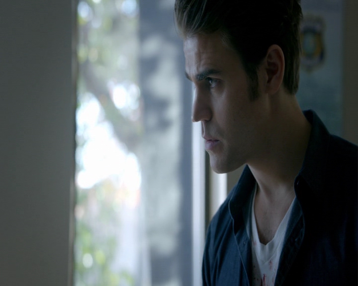 VampireDiaries-dot-nl_VampireDiaries-8x12WhatAreYou0831.jpg