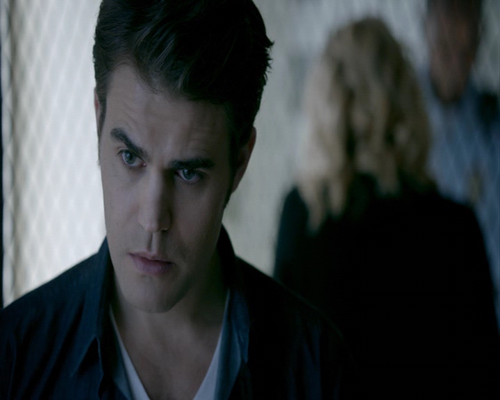 VampireDiaries-dot-nl_VampireDiaries-8x12WhatAreYou0834.jpg