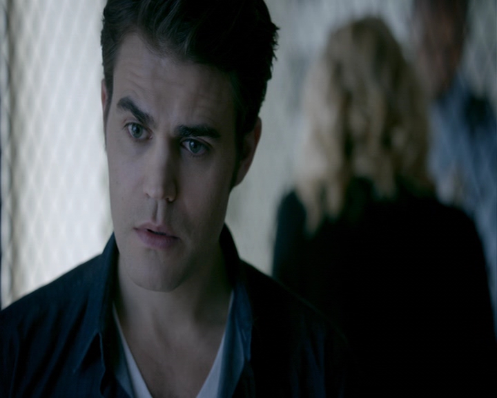 VampireDiaries-dot-nl_VampireDiaries-8x12WhatAreYou0835.jpg