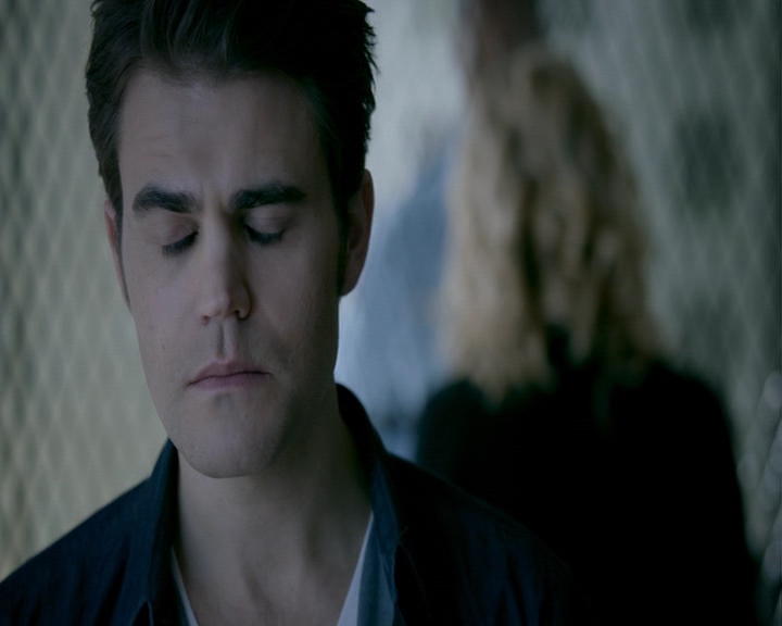 VampireDiaries-dot-nl_VampireDiaries-8x12WhatAreYou0844.jpg