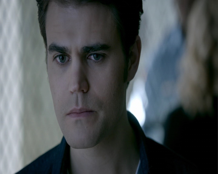 VampireDiaries-dot-nl_VampireDiaries-8x12WhatAreYou0849.jpg