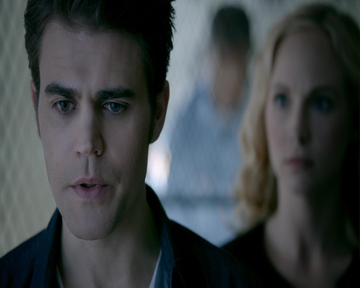 VampireDiaries-dot-nl_VampireDiaries-8x12WhatAreYou0856.jpg