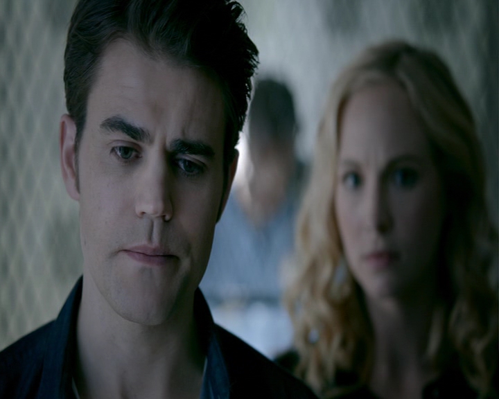 VampireDiaries-dot-nl_VampireDiaries-8x12WhatAreYou0862.jpg