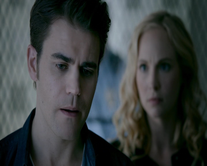 VampireDiaries-dot-nl_VampireDiaries-8x12WhatAreYou0864.jpg