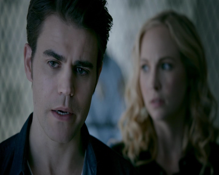 VampireDiaries-dot-nl_VampireDiaries-8x12WhatAreYou0865.jpg