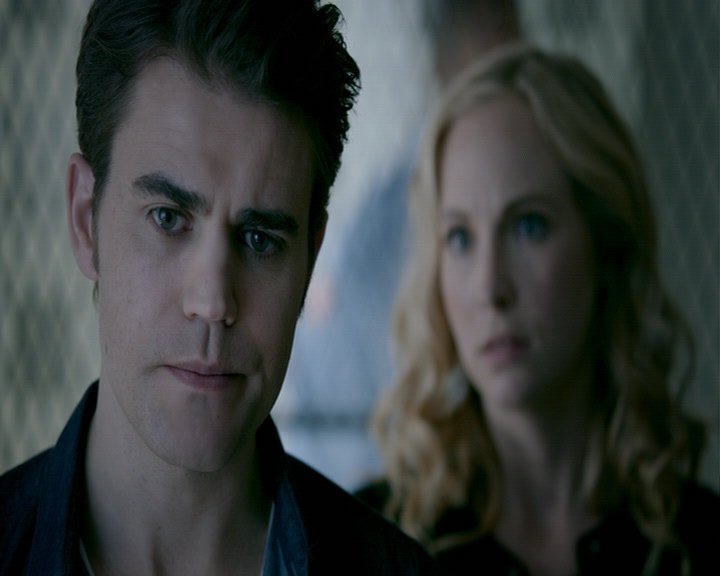 VampireDiaries-dot-nl_VampireDiaries-8x12WhatAreYou0866.jpg