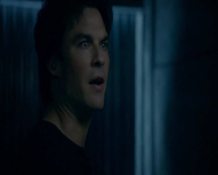 VampireDiaries-dot-nl_VampireDiaries-8x12WhatAreYou0903.jpg