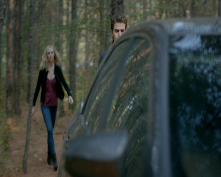 VampireDiaries-dot-nl_VampireDiaries-8x12WhatAreYou1080.jpg