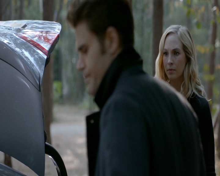 VampireDiaries-dot-nl_VampireDiaries-8x12WhatAreYou1096.jpg