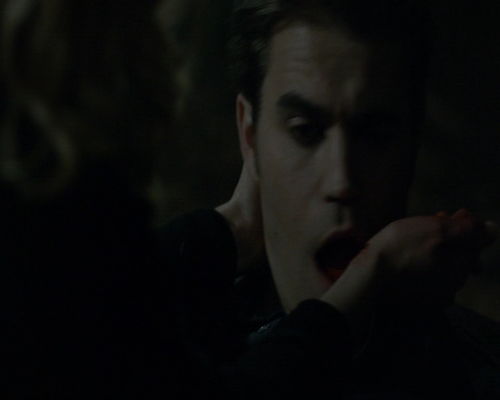 VampireDiaries-dot-nl_VampireDiaries-8x12WhatAreYou1317.jpg