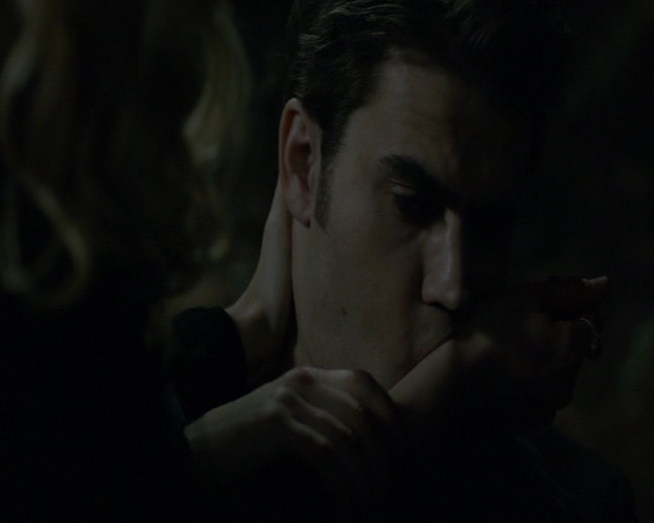 VampireDiaries-dot-nl_VampireDiaries-8x12WhatAreYou1318.jpg