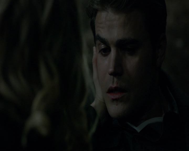 VampireDiaries-dot-nl_VampireDiaries-8x12WhatAreYou1756.jpg