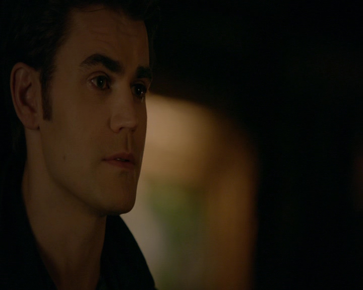 VampireDiaries-dot-nl_VampireDiaries-8x12WhatAreYou2030.jpg