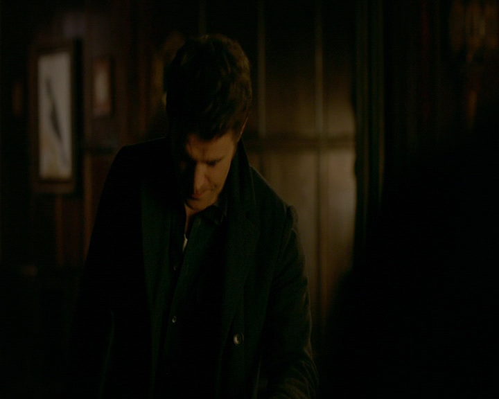 VampireDiaries-dot-nl_VampireDiaries-8x12WhatAreYou2040.jpg