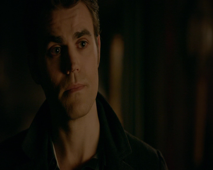 VampireDiaries-dot-nl_VampireDiaries-8x12WhatAreYou2101.jpg