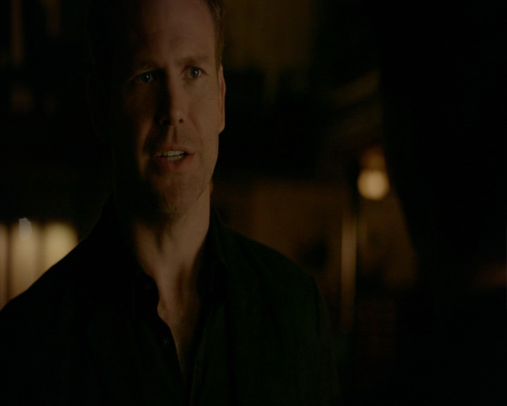 VampireDiaries-dot-nl_VampireDiaries-8x12WhatAreYou2198.jpg