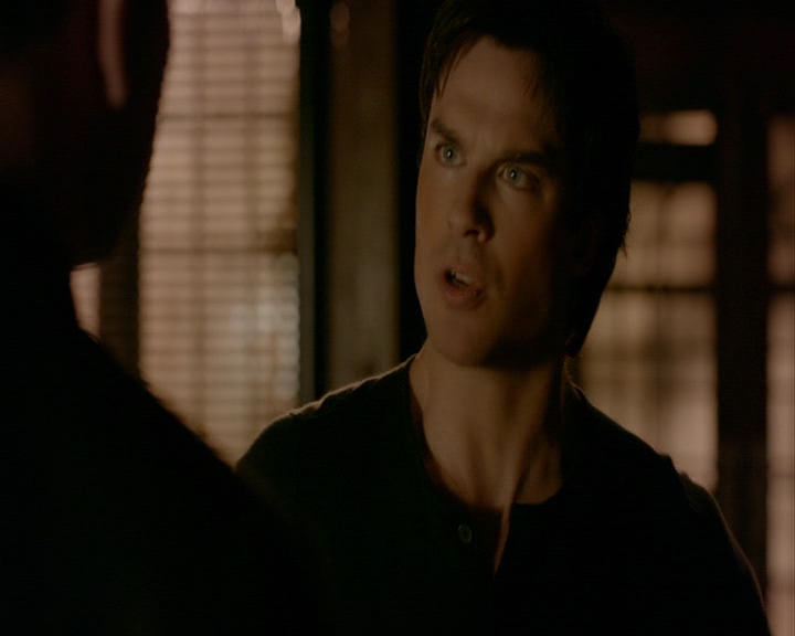 VampireDiaries-dot-nl_VampireDiaries-8x12WhatAreYou2201.jpg