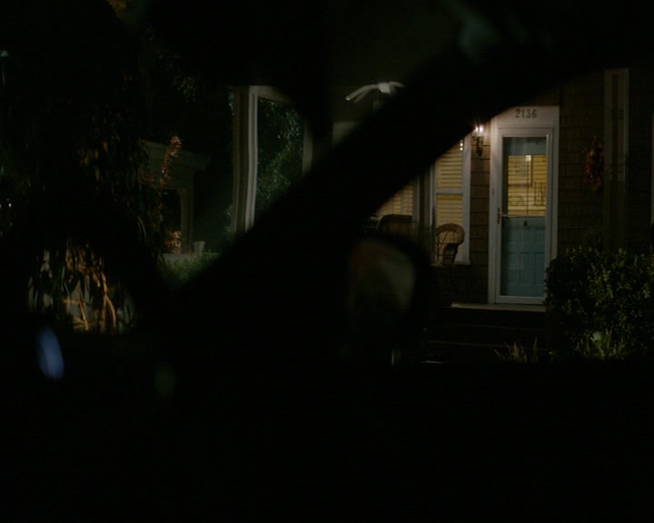 VampireDiaries-dot-nl_VampireDiaries-8x12WhatAreYou2222.jpg