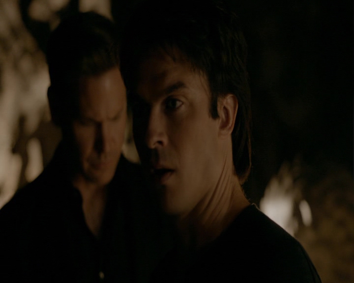 VampireDiaries-dot-nl_VampireDiaries-8x12WhatAreYou2272.jpg