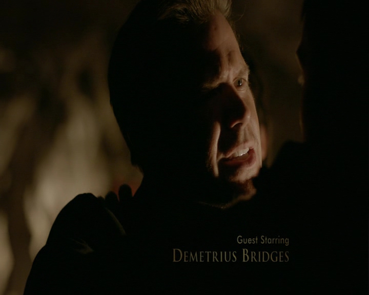 VampireDiaries-dot-nl_VampireDiaries-8x13TheLiesWillCatchUpToYou0165.jpg