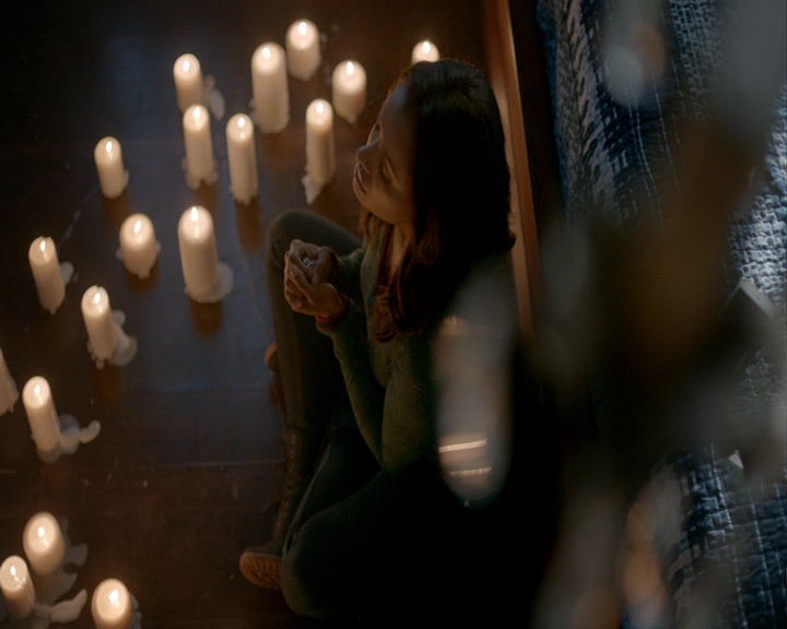 VampireDiaries-dot-nl_VampireDiaries-8x13TheLiesWillCatchUpToYou0270.jpg