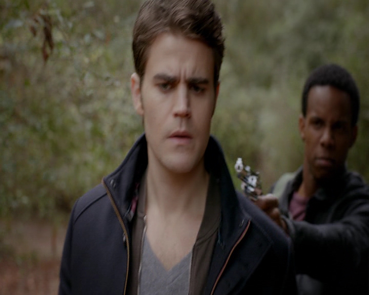 VampireDiaries-dot-nl_VampireDiaries-8x13TheLiesWillCatchUpToYou0413.jpg