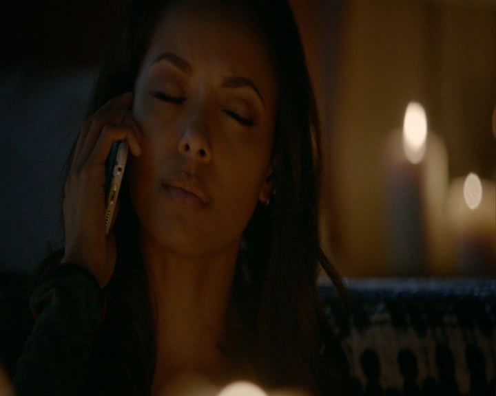 VampireDiaries-dot-nl_VampireDiaries-8x13TheLiesWillCatchUpToYou0601.jpg