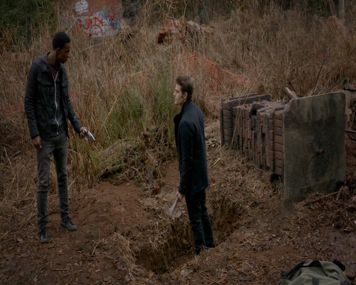 VampireDiaries-dot-nl_VampireDiaries-8x13TheLiesWillCatchUpToYou0832.jpg