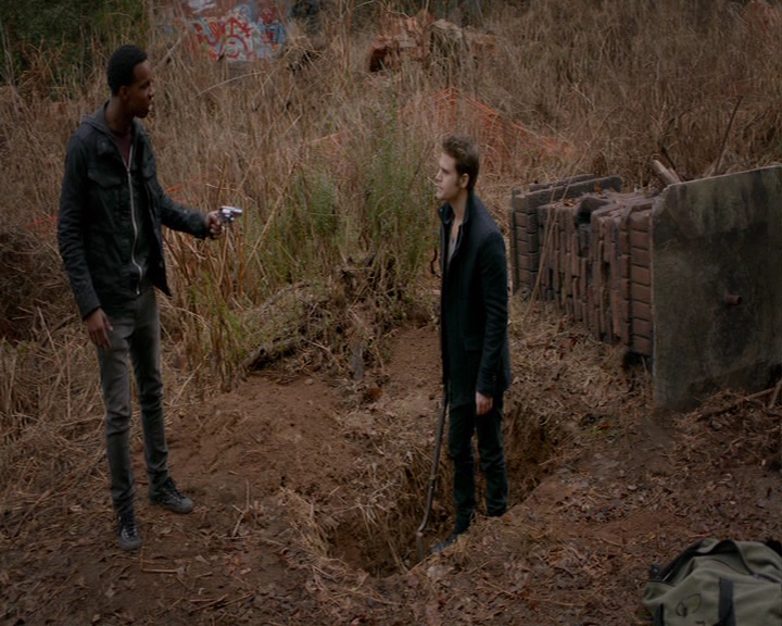 VampireDiaries-dot-nl_VampireDiaries-8x13TheLiesWillCatchUpToYou0868.jpg