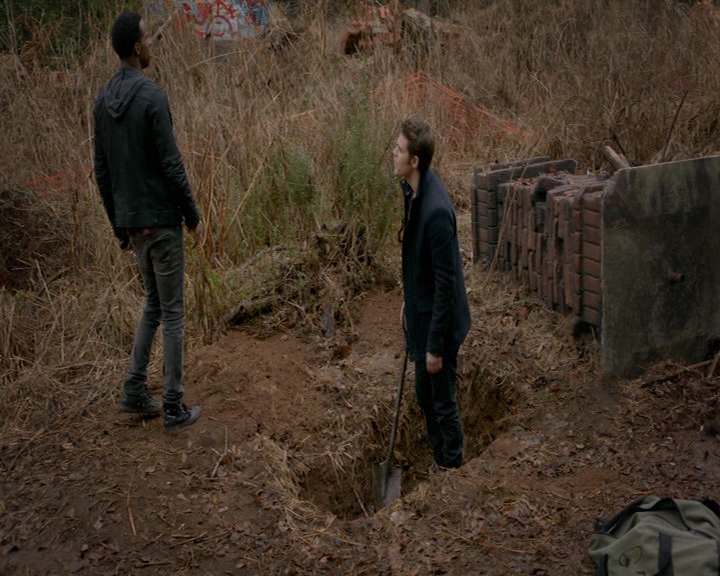 VampireDiaries-dot-nl_VampireDiaries-8x13TheLiesWillCatchUpToYou0876.jpg