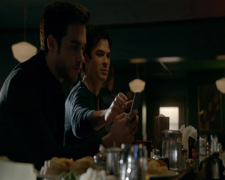 VampireDiaries-dot-nl_VampireDiaries-8x13TheLiesWillCatchUpToYou0960.jpg