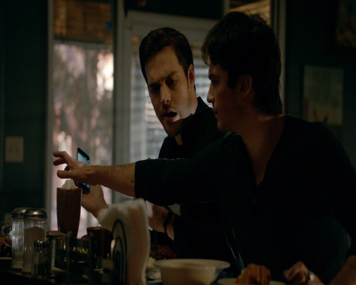 VampireDiaries-dot-nl_VampireDiaries-8x13TheLiesWillCatchUpToYou0961.jpg