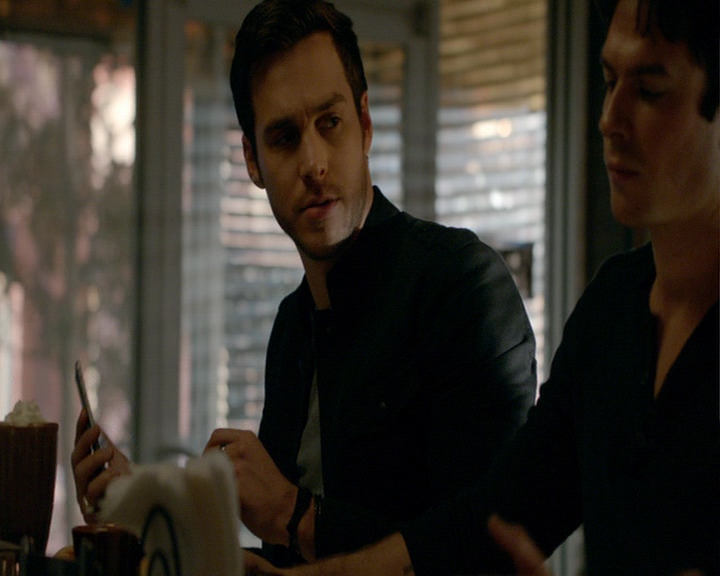 VampireDiaries-dot-nl_VampireDiaries-8x13TheLiesWillCatchUpToYou0964.jpg