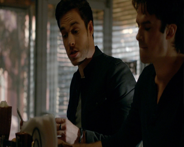 VampireDiaries-dot-nl_VampireDiaries-8x13TheLiesWillCatchUpToYou0966.jpg