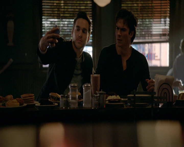 VampireDiaries-dot-nl_VampireDiaries-8x13TheLiesWillCatchUpToYou0968.jpg