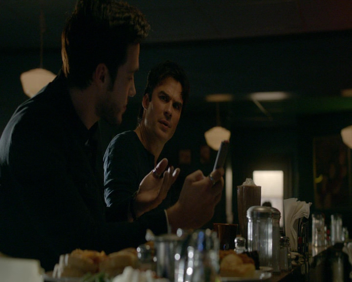 VampireDiaries-dot-nl_VampireDiaries-8x13TheLiesWillCatchUpToYou0978.jpg