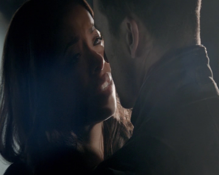 VampireDiaries-dot-nl_VampireDiaries-8x13TheLiesWillCatchUpToYou1430.jpg