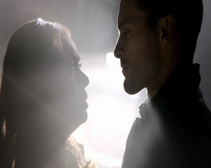 VampireDiaries-dot-nl_VampireDiaries-8x13TheLiesWillCatchUpToYou1441.jpg