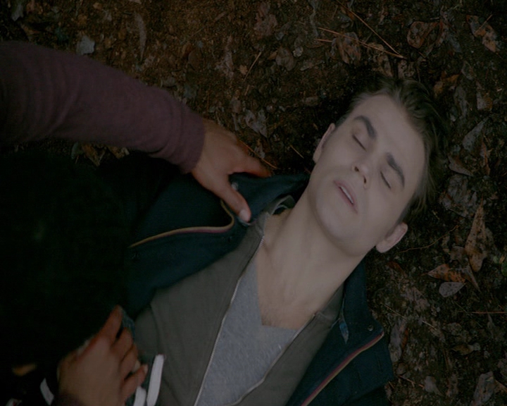 VampireDiaries-dot-nl_VampireDiaries-8x13TheLiesWillCatchUpToYou1665.jpg