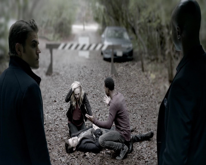 VampireDiaries-dot-nl_VampireDiaries-8x13TheLiesWillCatchUpToYou1695.jpg