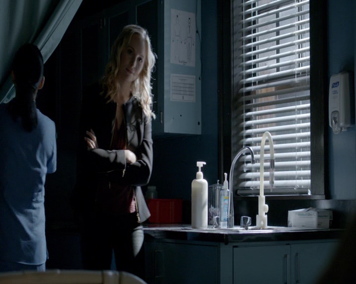 VampireDiaries-dot-nl_VampireDiaries-8x13TheLiesWillCatchUpToYou1979.jpg