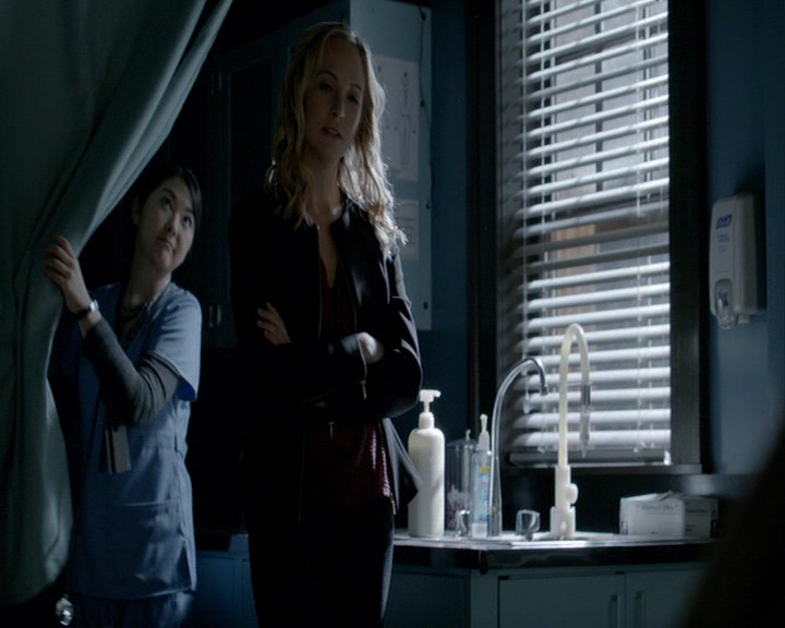 VampireDiaries-dot-nl_VampireDiaries-8x13TheLiesWillCatchUpToYou1980.jpg