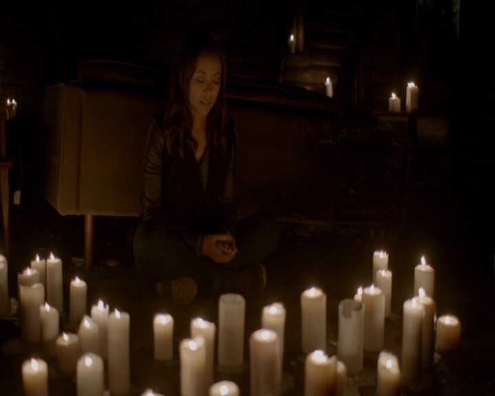 VampireDiaries-dot-nl_VampireDiaries-8x13TheLiesWillCatchUpToYou2122.jpg